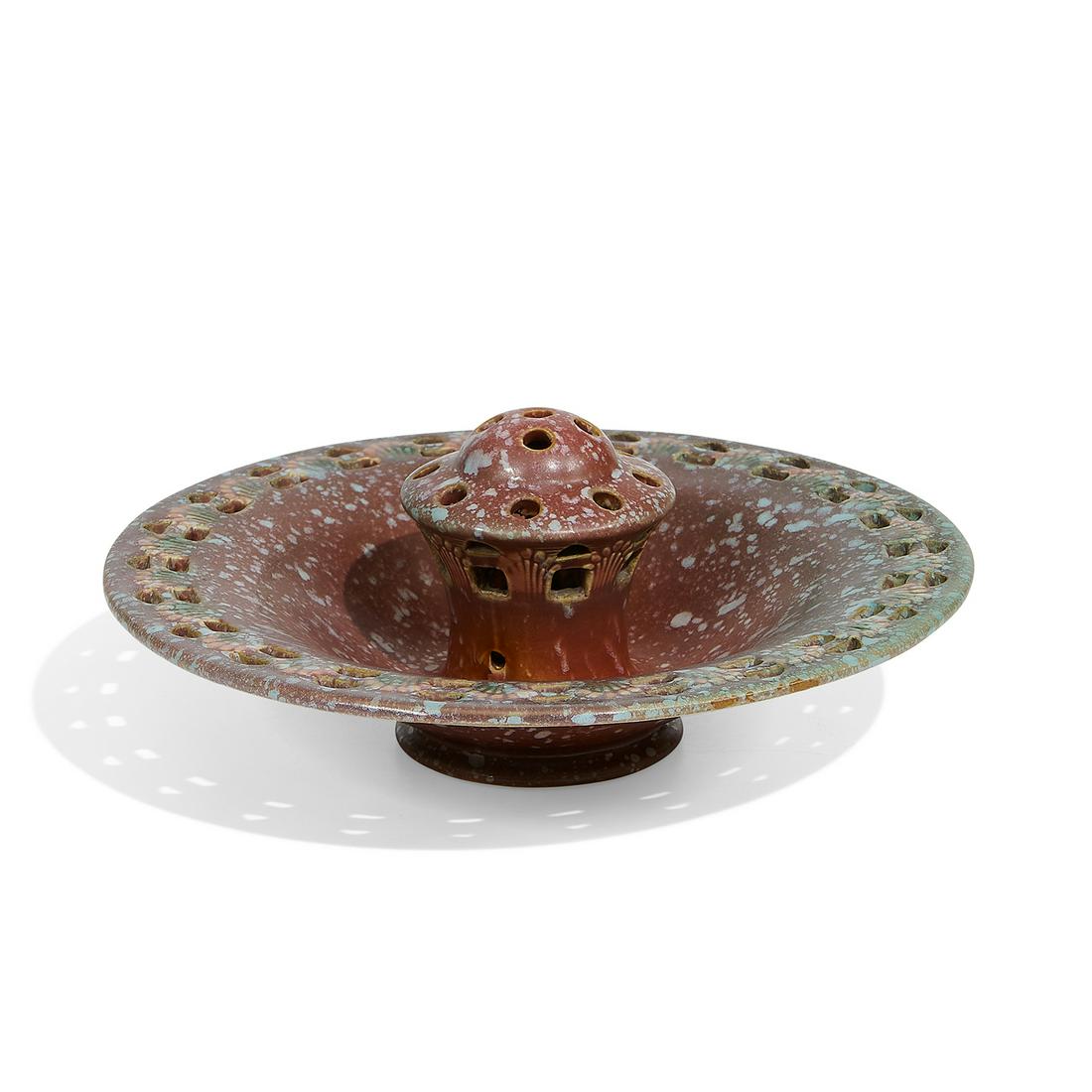 Roseville Pottery Co. Ferella earthenware bowl (1 of 2)