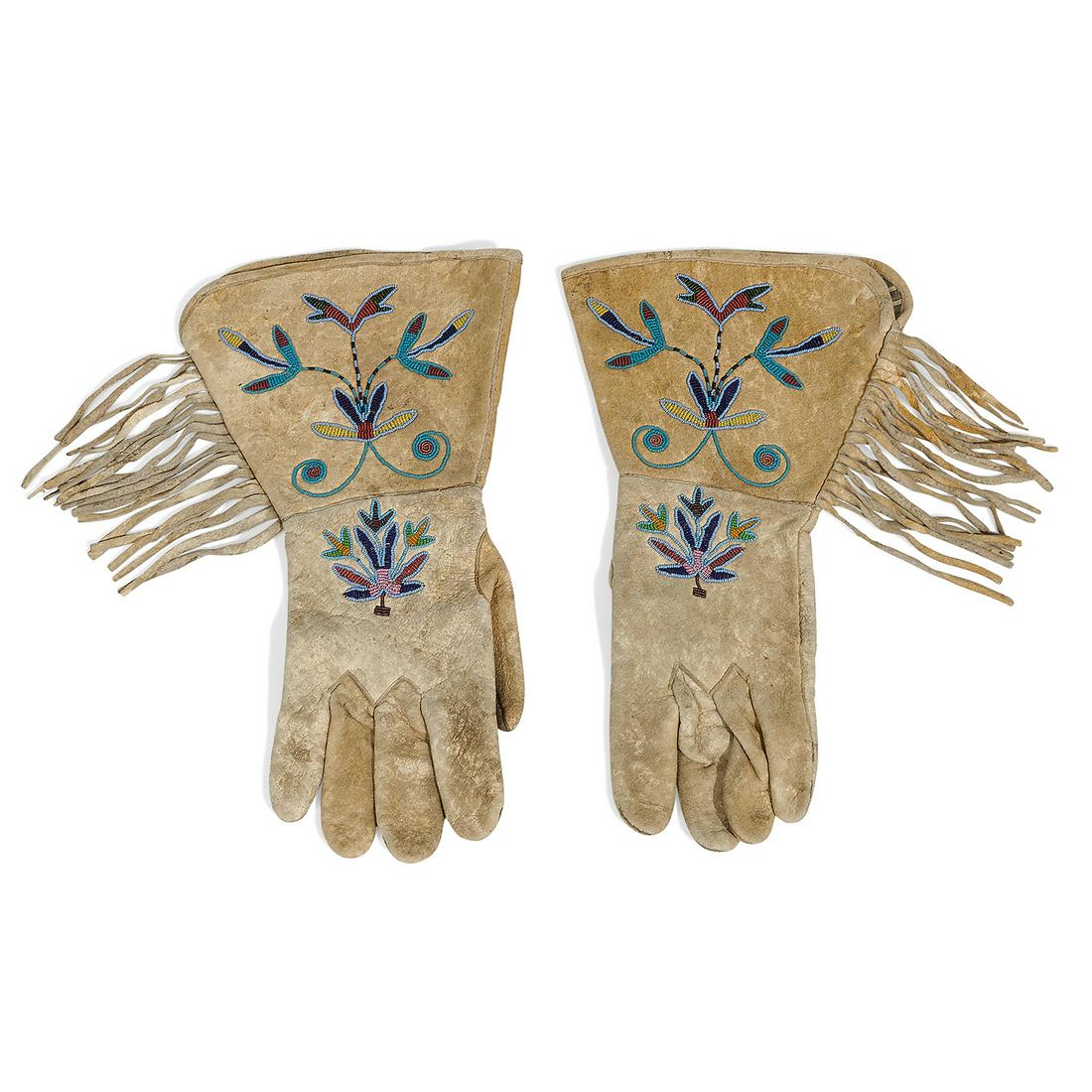 Native American pair of beaded gloves / gauntlets (1 of 3)