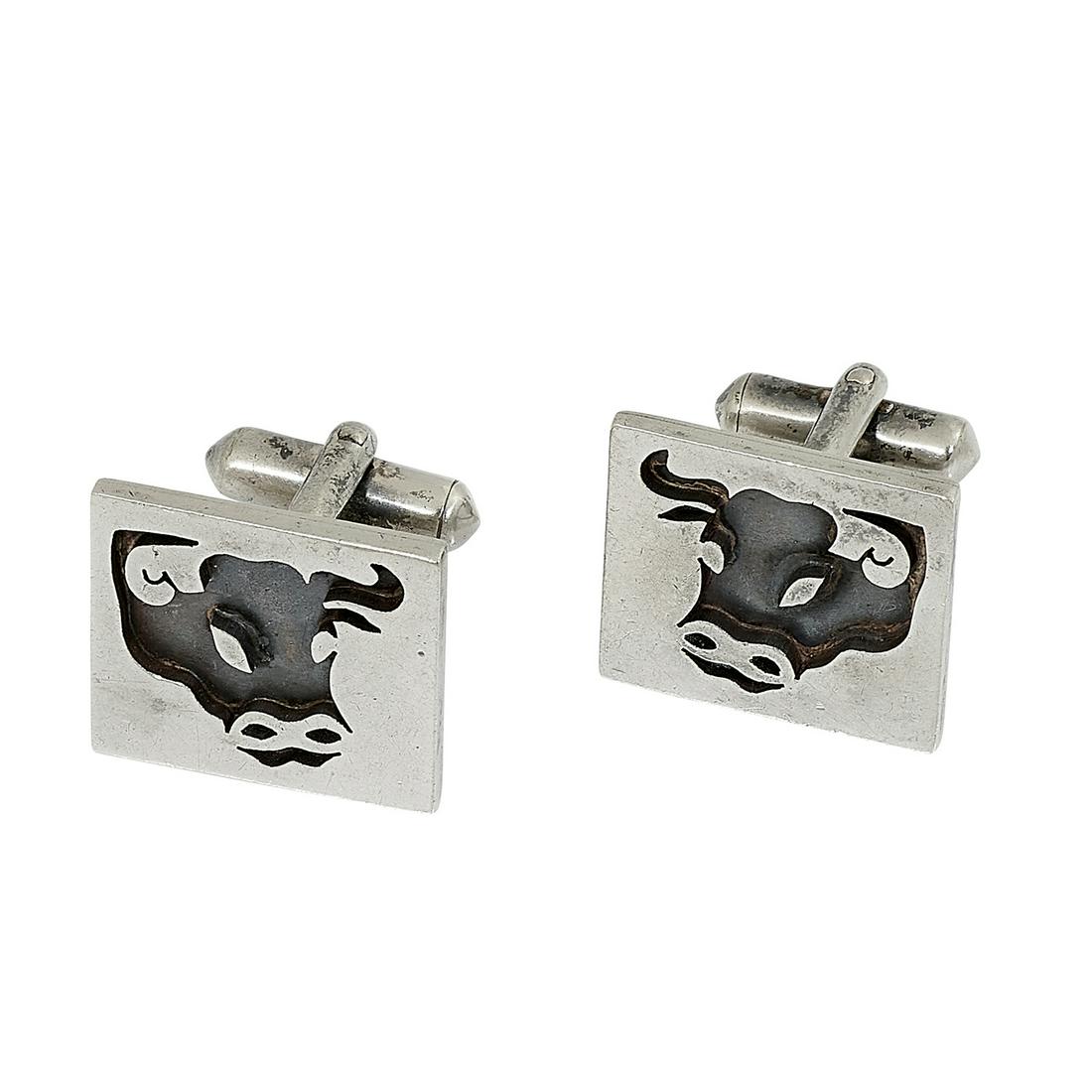 Antonio Pineda Bull cufflinks (1 of 2)