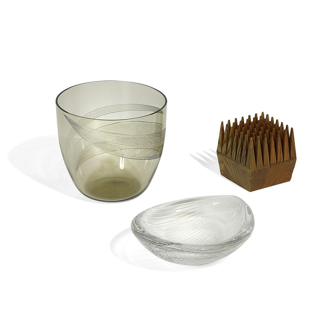 Franck for Notsjö & Wirkkala, engraved bowls: Kaj Franck (1911-1985) for Nuutajärvi Notsjö & Tapio Wirkkala (1915-1985) for Iittala engraved bowls, two Finland etched smoky gray glass, carved clear glass etched signature and marks toget