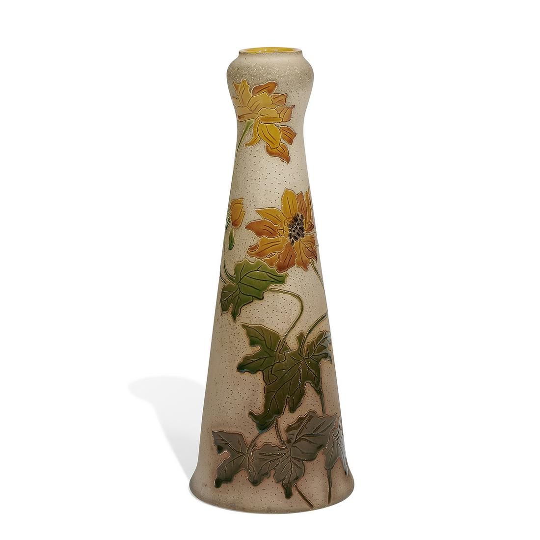 Roseville Pottery Co. uncommon Fujiyama vase (1 of 3)