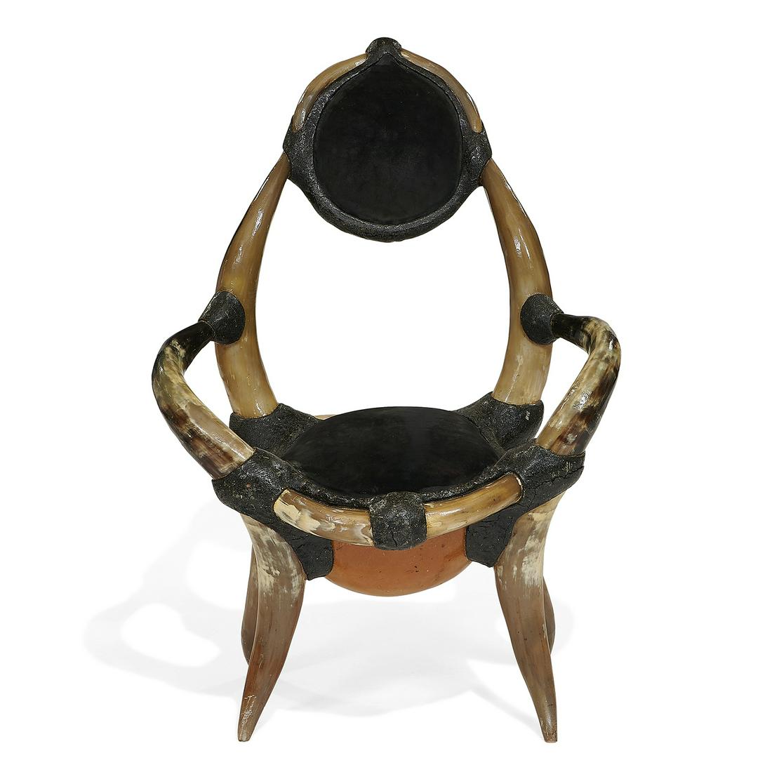 Bandia Cámara Kocc-Barma horn chair (1 of 4)