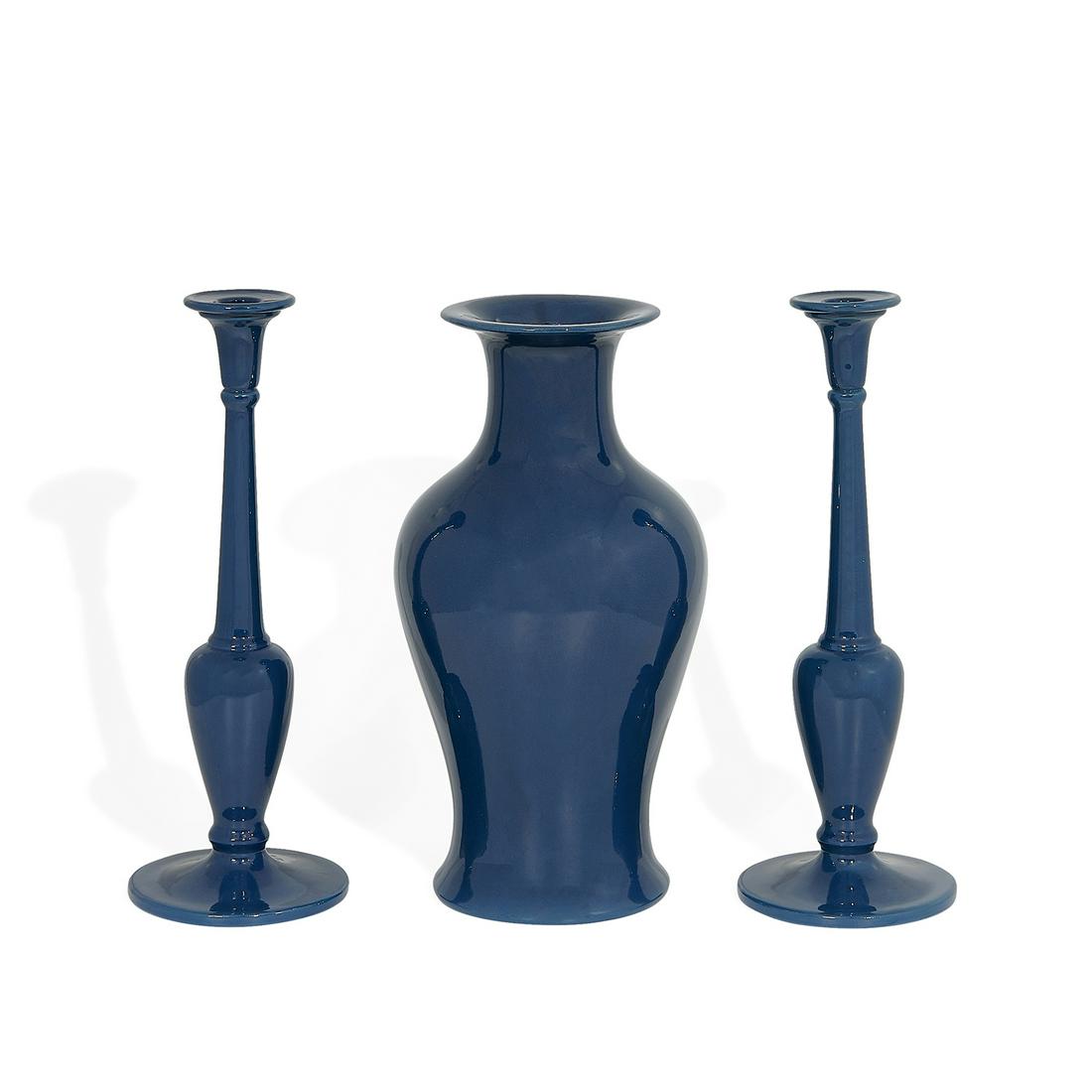 Roseville set in Azurine-Orchid-Turquoise glaze (1 of 2)