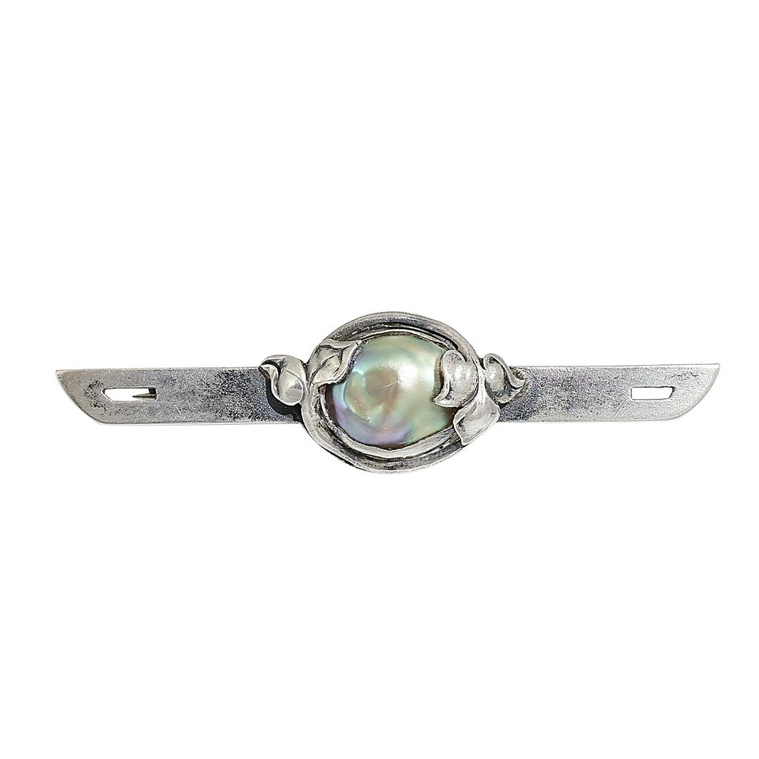 The Kalo Shop bar pin/brooch with leaf decoration (1 of 2)