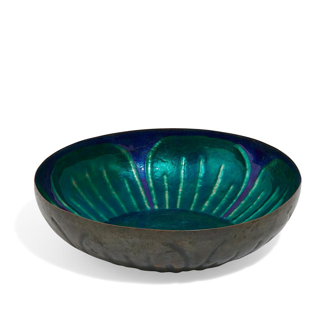 Arts & Crafts round bowl with floral motif (1 of 3)