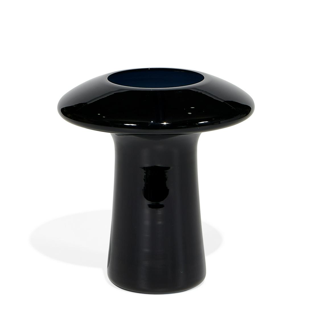 Angelo Mangiarotti black vase (1 of 2)