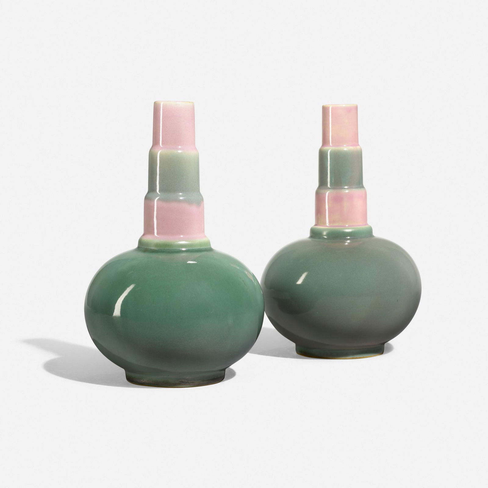 Roseville Pottery, Futura Bottle vases (1 of 3)