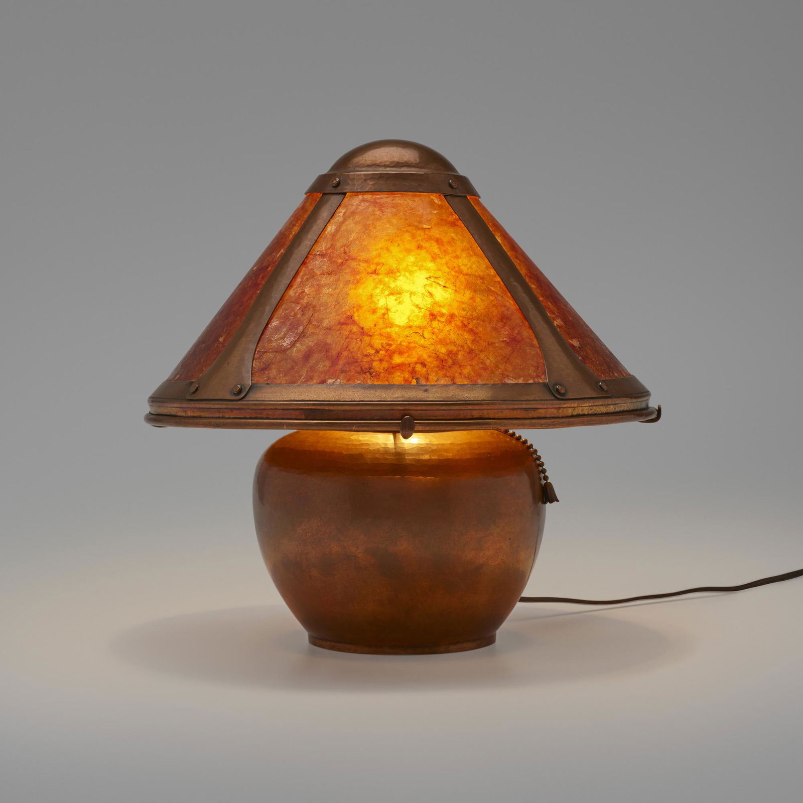 Dirk van Erp, Bean Pot boudoir lamp (1 of 3)