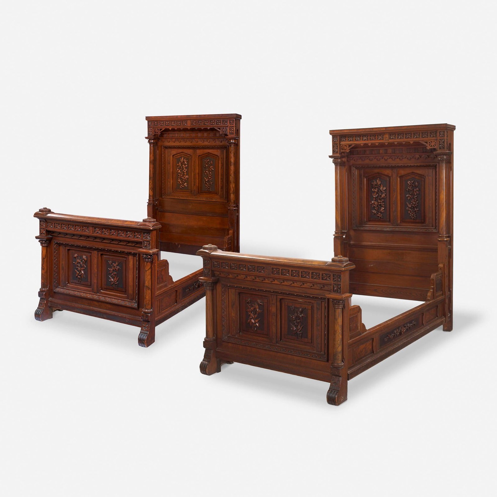 Aesthetic Movement, Twin-size bed frames, pair (1 of 4)