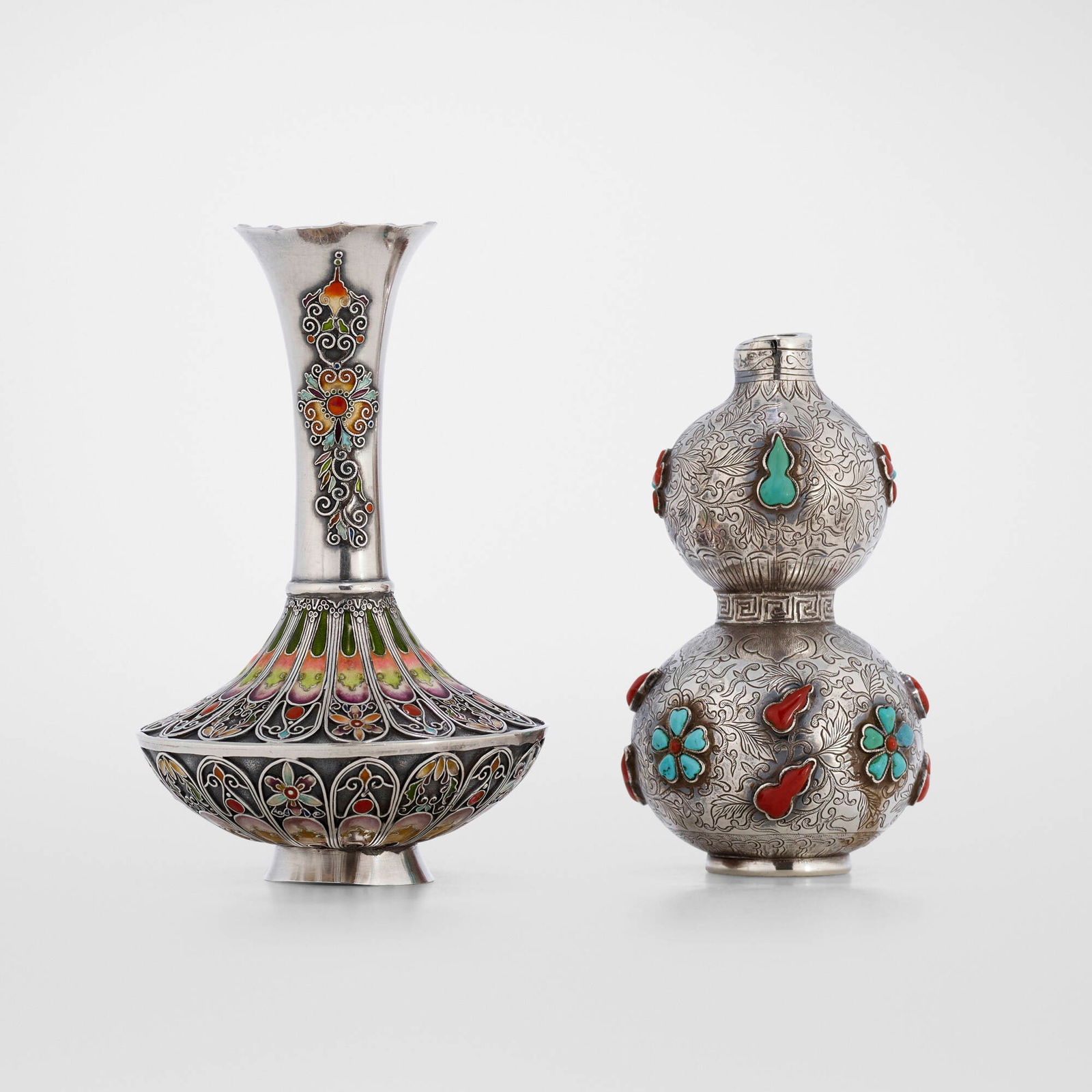 Japanese and Mongolian, Vase and snuff bottle (1 of 4)