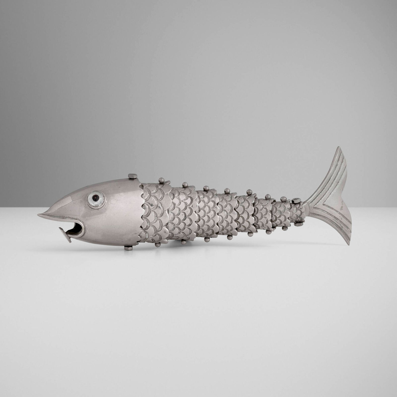 Gucci, Articulated fish bottle opener (1 of 3)