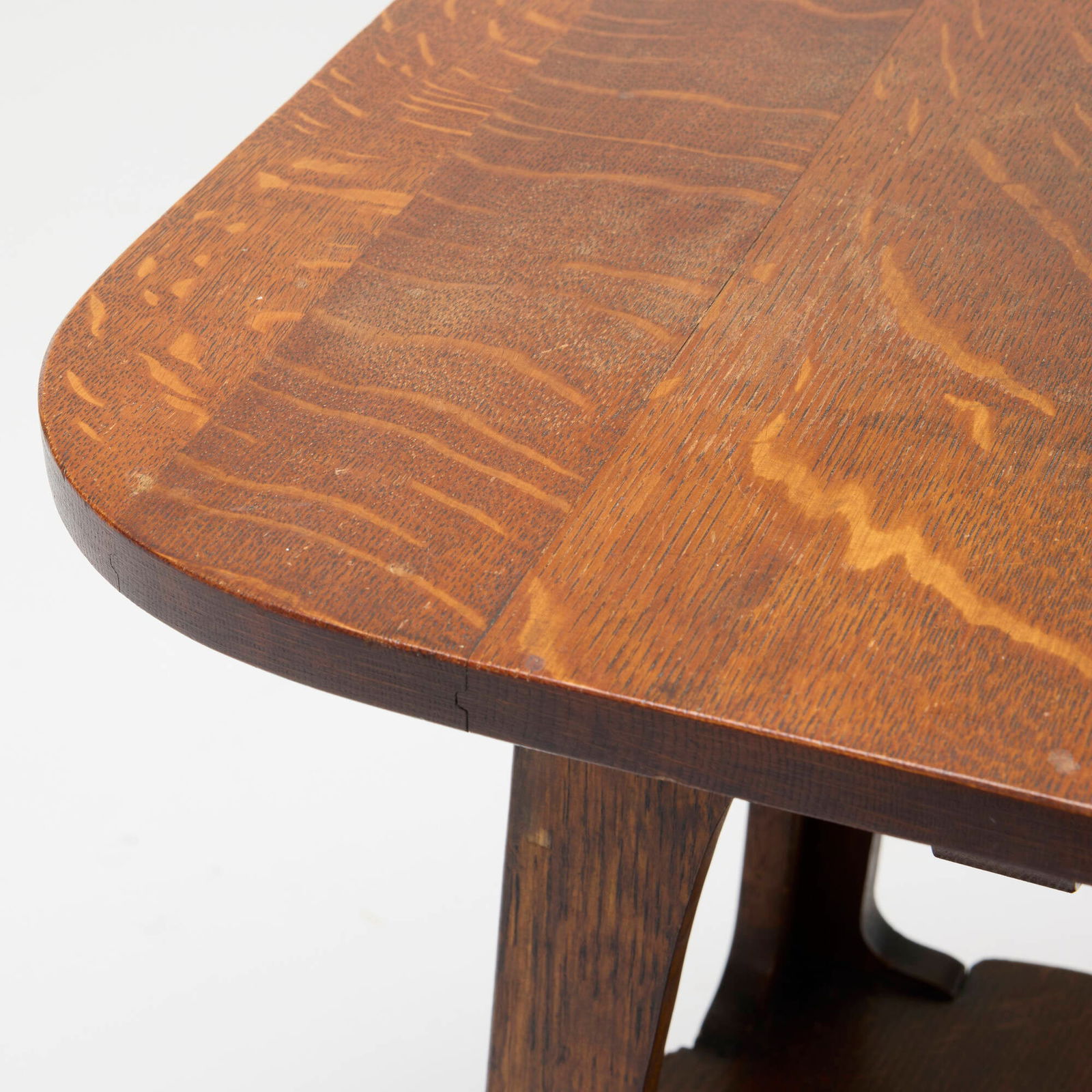 Limbert, Lamp table, model 240 - 3