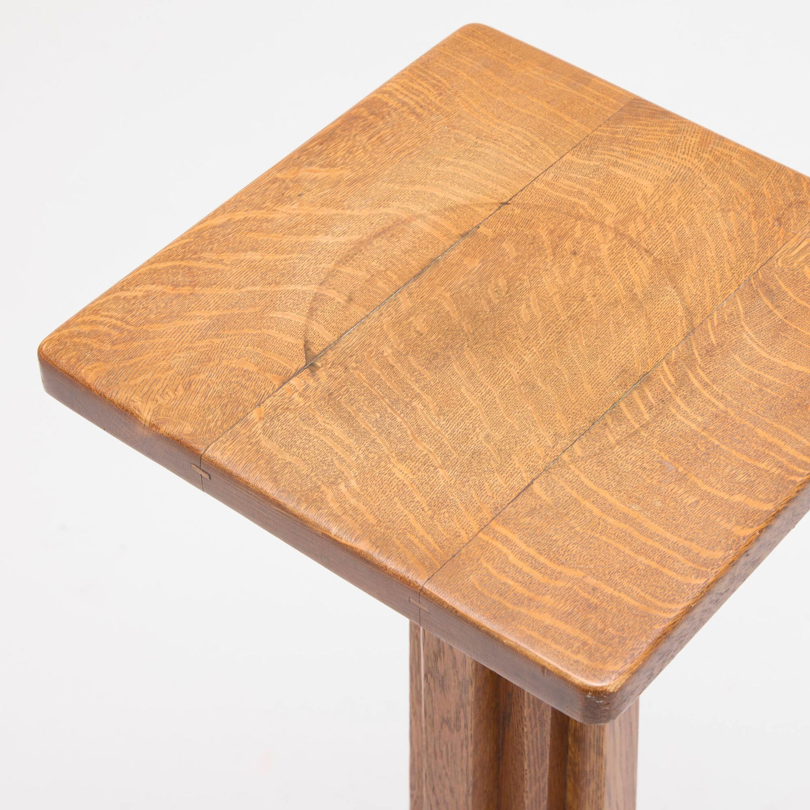 Limbert, Pedestal, model 269 - 3