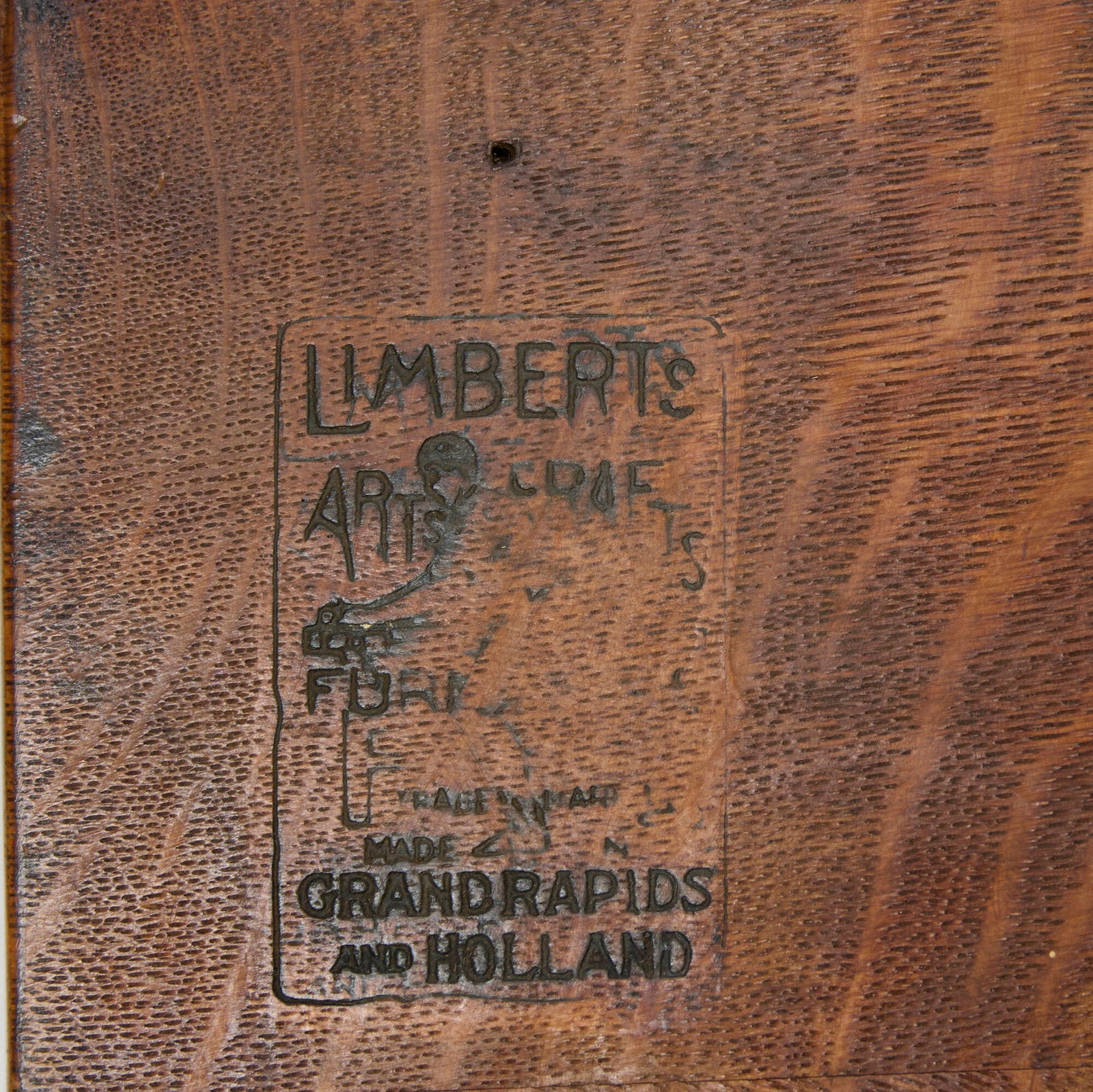 Limbert, Pedestal, model 269 - 4