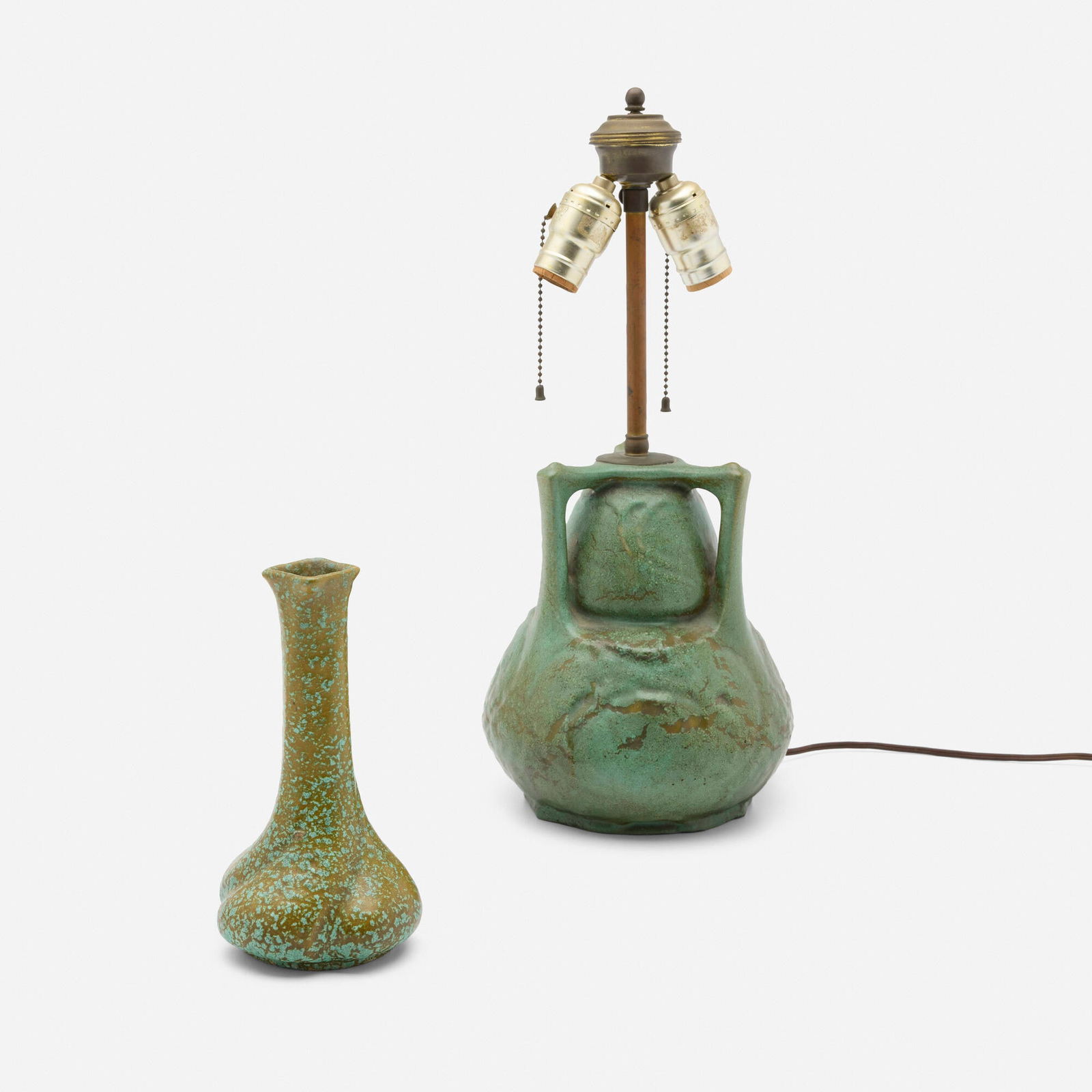 Chicago Crucible Co., Vase and table lamp (1 of 4)