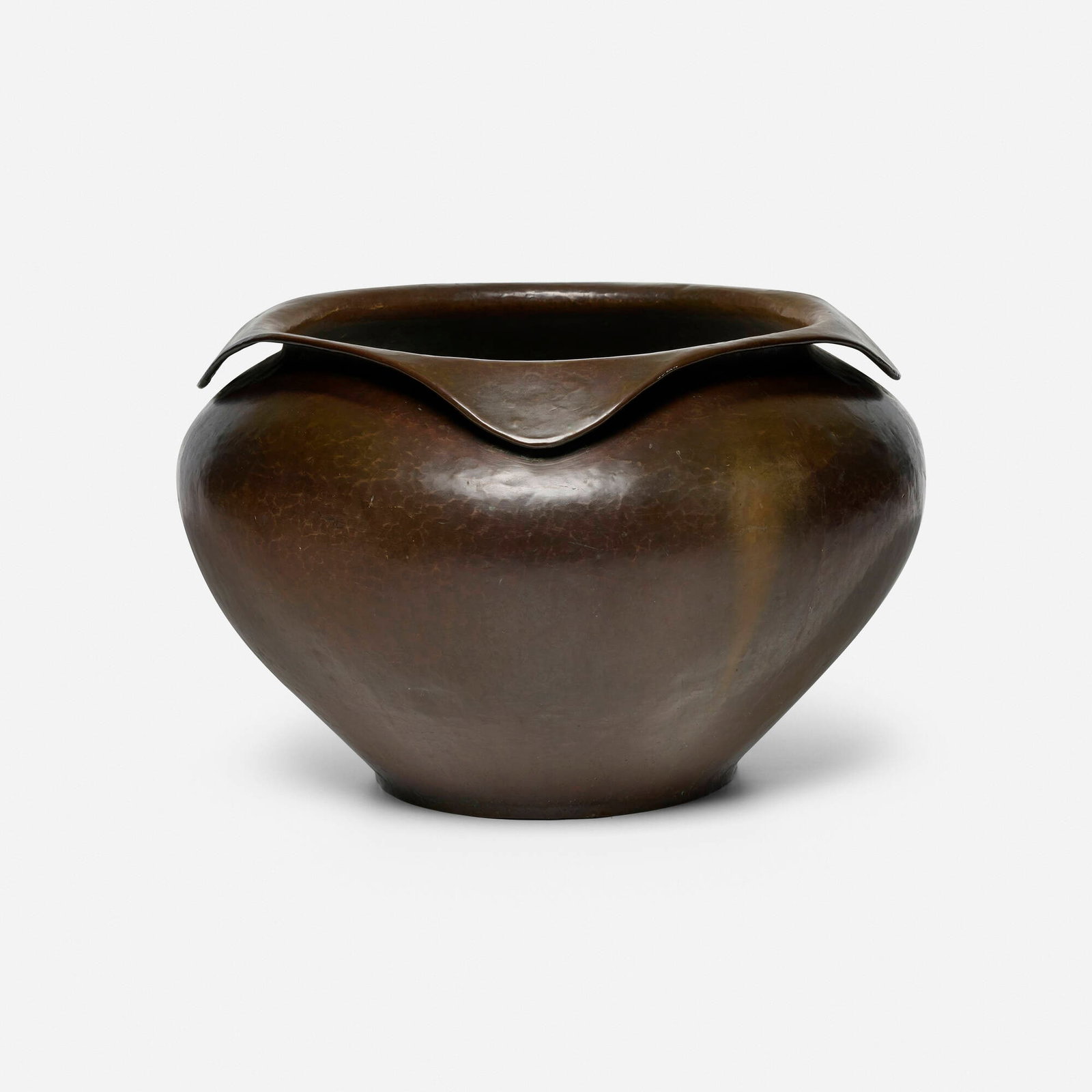 Limbert, attribution, Jardiniere: Limbert, attribution Jardiniere USA, c. 1910 handwrought copper 13 h x 20.5 dia in (33 x 52 cm) Provenance: Collection of Stuart Solomon, Florence, MA Literature: Grand Rapids Art Metalwork:
