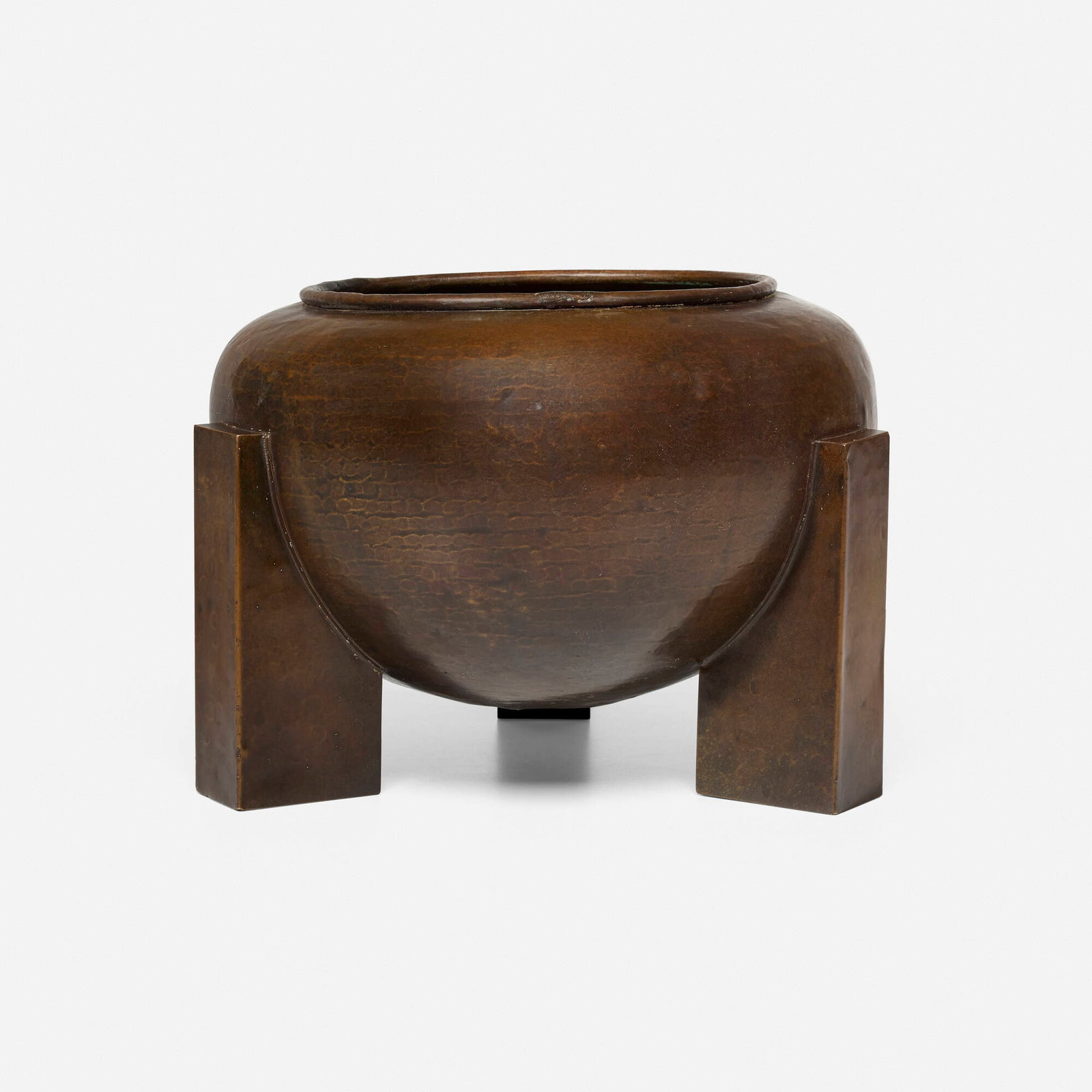 American Arts & Crafts / Prairie School, Jardiniere: American Arts & Crafts / Prairie School Jardiniere c. 1915 patinated and handwrought brass 10 h x 15 dia in (25 x 38 cm) This work will ship from Chicago, Illinois.