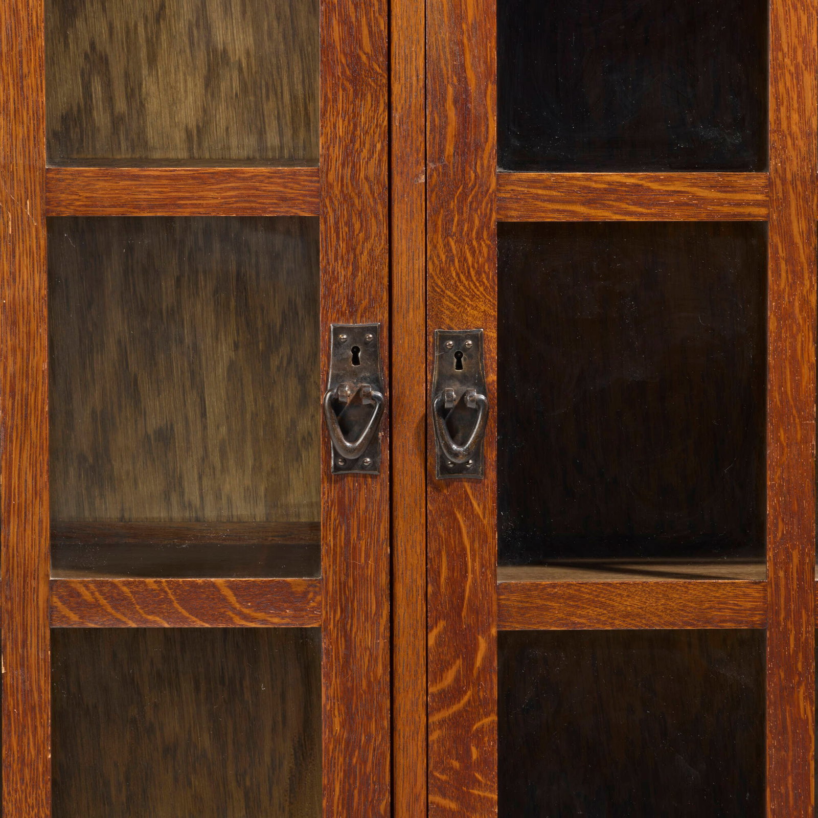 Gustav Stickley, Bookcase, model 716 - 4