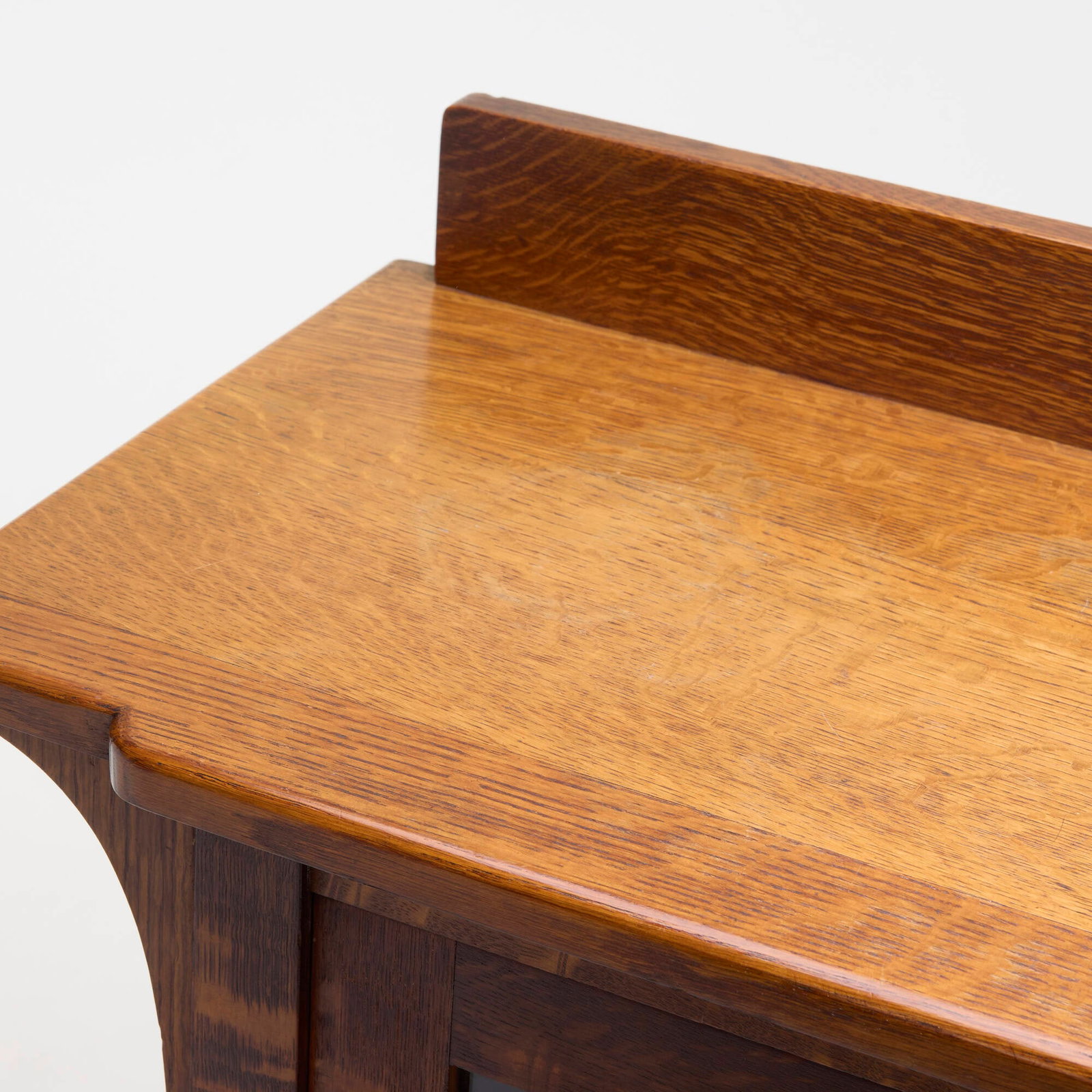 Limbert, Bookcase, model 358 - 4
