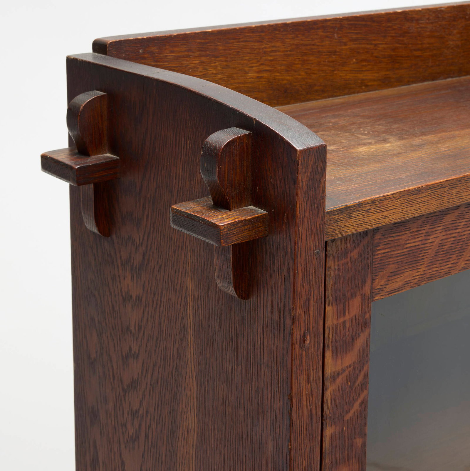 Gustav Stickley, Bookcase, model 715 - 4