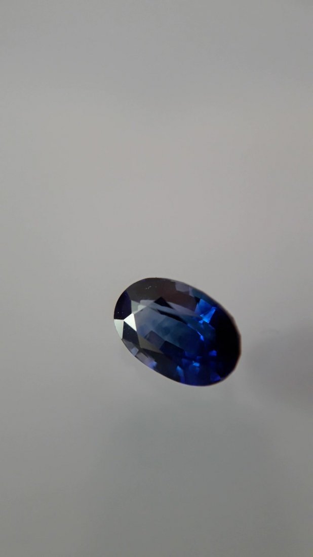 0.68ct Natural vivid Royal Blue Ceylon Sapphire| GIA (1 of 10)