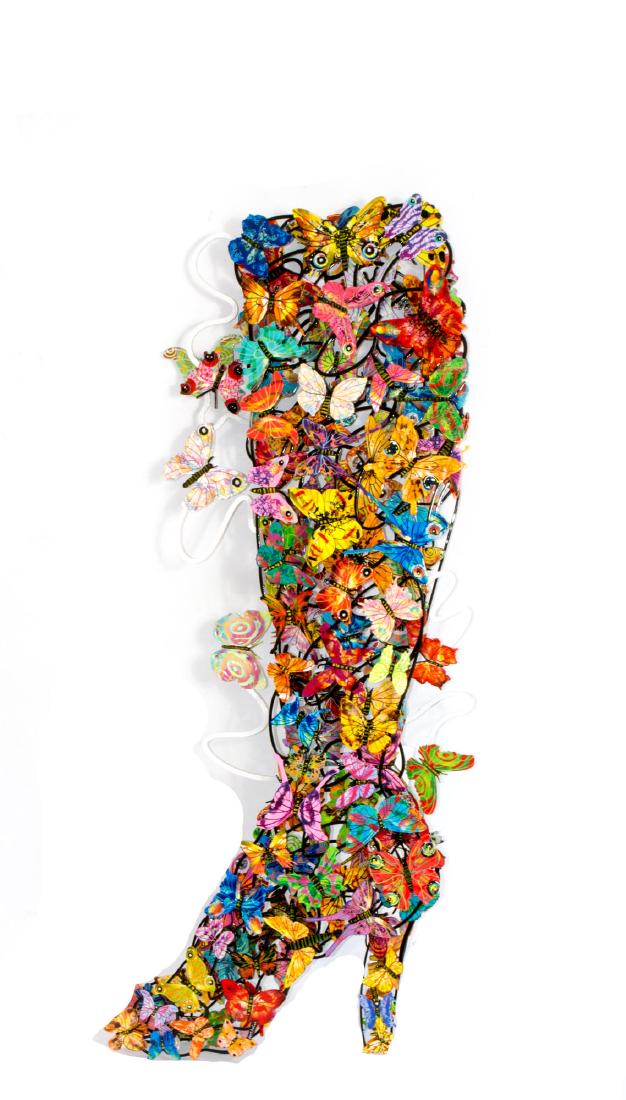 Wandskulptur aus Schmetterlingen, Elegance: David Gerstein (1944 Israel)Wandskulptur aus Schmetterlingen, Elegance, 2009, lasergeschnittenes Metall, bemalt, Höhe 141 cm, Breite 52 cm, Tiefe 15 cm, rückseitig mit Verkaufsaufkleber, vorderseiti