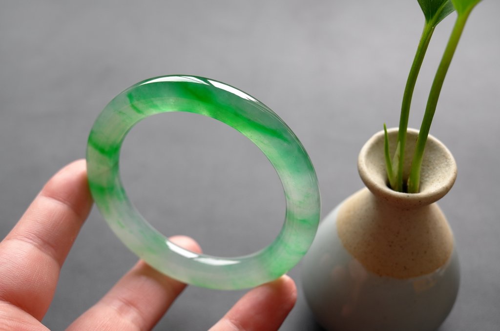 Natural Emerald Jadeite Jade Bangle (1 of 9)