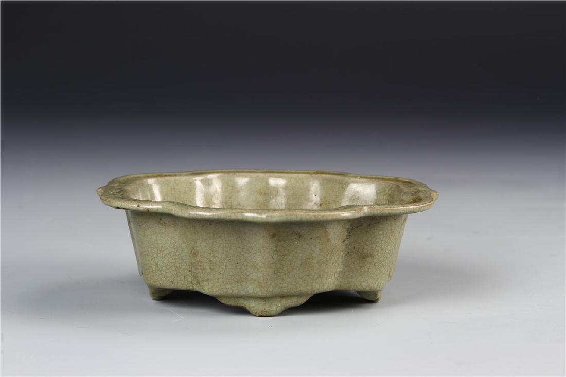 Chinese Song Dynasty Geyao Censer: China, Song Dynasty Geyao Censer. Height 5 in., Width 6 in.