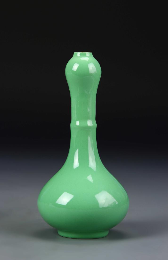 Chinese Apple Green Glazed Vase (1 of 5)