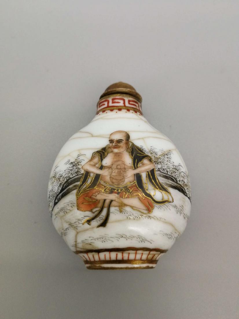 China,Qing  style,Snuff bottle with painted character . (1 of 5)
