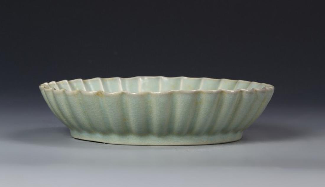 Chinese Chrysanthemum Edge dish (1 of 4)