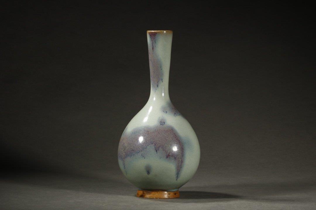 A JUN WARE PORCELAIN BILE BOTTLE VASE: Dimension: H 28.7 cm, Diam 14 cm. All measurements are approximate.
