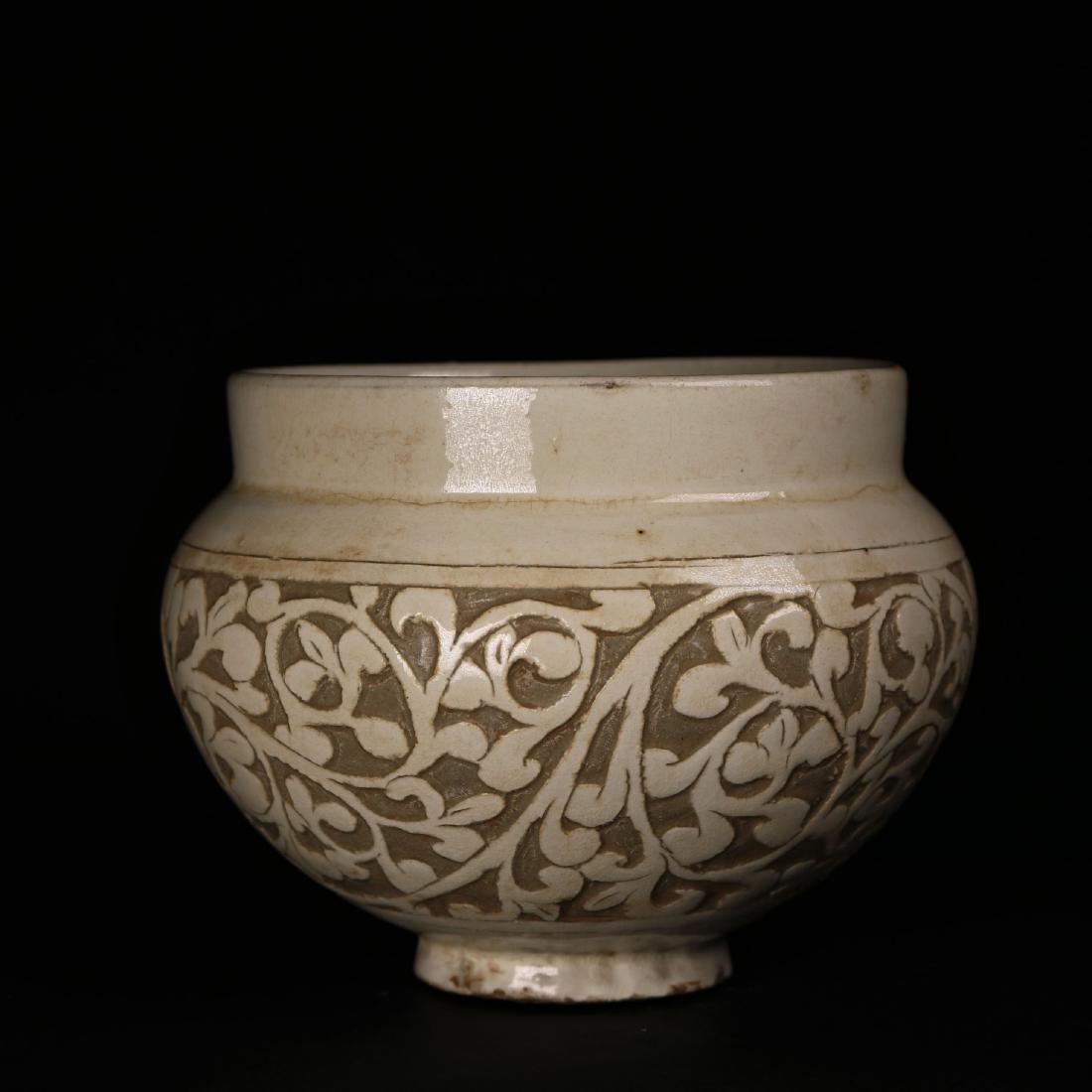 A Cizhou Porcelain Vase Carved Flowers,Song Dy (1 of 5)