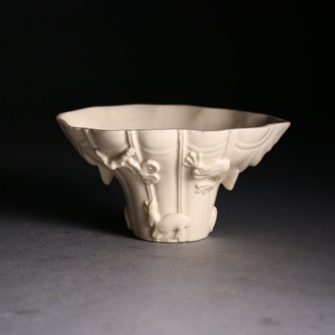 A Chinese Antique Porcelain Water Jar (1 of 4)