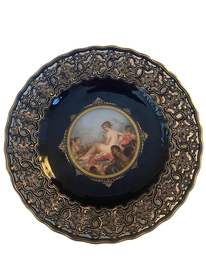ANTIQUE MEISSEN PORCELAIN COBALT-BLUE GROUND RETICULATED CABINET PLATE: ANTIQUE MEISSEN PORCELAIN COBALT-BLUE GROUND RETICULATED CABINET PLATE. LATE 19TH CENTURY, BLUE CROSSED SWORDS MARKS, VARIOUS IMPRESSED NUMERALS. Finely painted after Boucher Titled Die Geburt der Ven