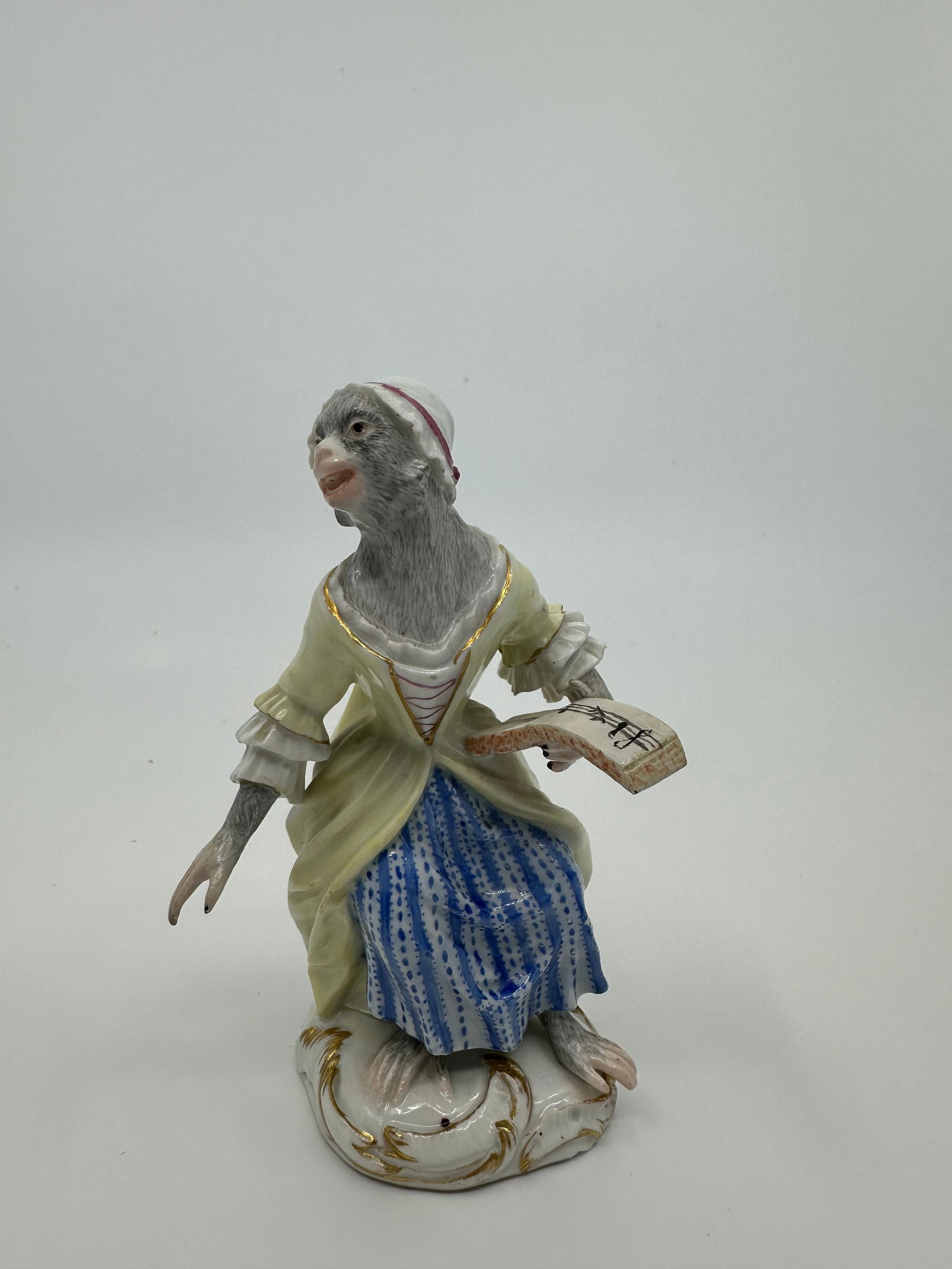 EARLY ANTIQUE MEISSEN PORCELAIN MONKEY BAND FIGURE (1 of 8)