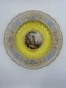 ANTIQUE MEISSEN PORCELAIN YELLOW-BLUE GROUND RETICULATED CABINET PLATE