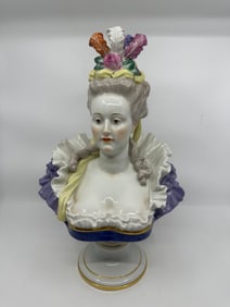 A Meissen porcelain bust of a lady