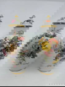 A Pair of Meissen Partial Gilt and Enameled Porcelain Covered Braunsdorf vases (1 of 15)
