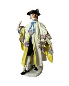 MEISSEN PORCELAIN COMMEDIA DELL'ARTE MASQUERADER/AVVOCATO FIGURE NO.942