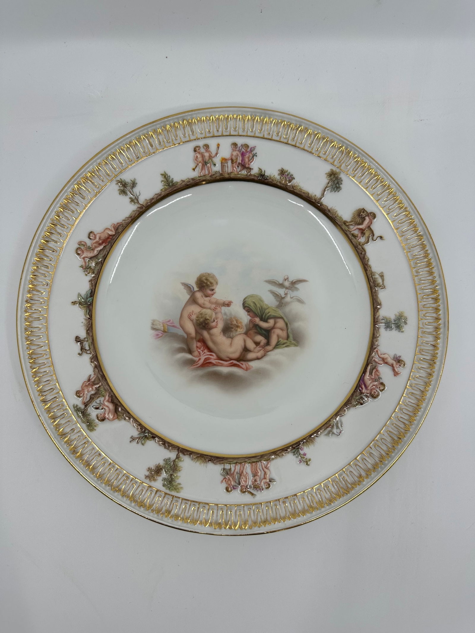 ANTIQUE MEISSEN PORCELAIN CAPODIMONTE PLATE (1 of 4)