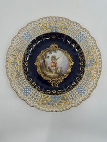 ANTIQUE MEISSEN PORCELAIN COBALT-BLUE GROUND RETICULATED CABINET PLATE