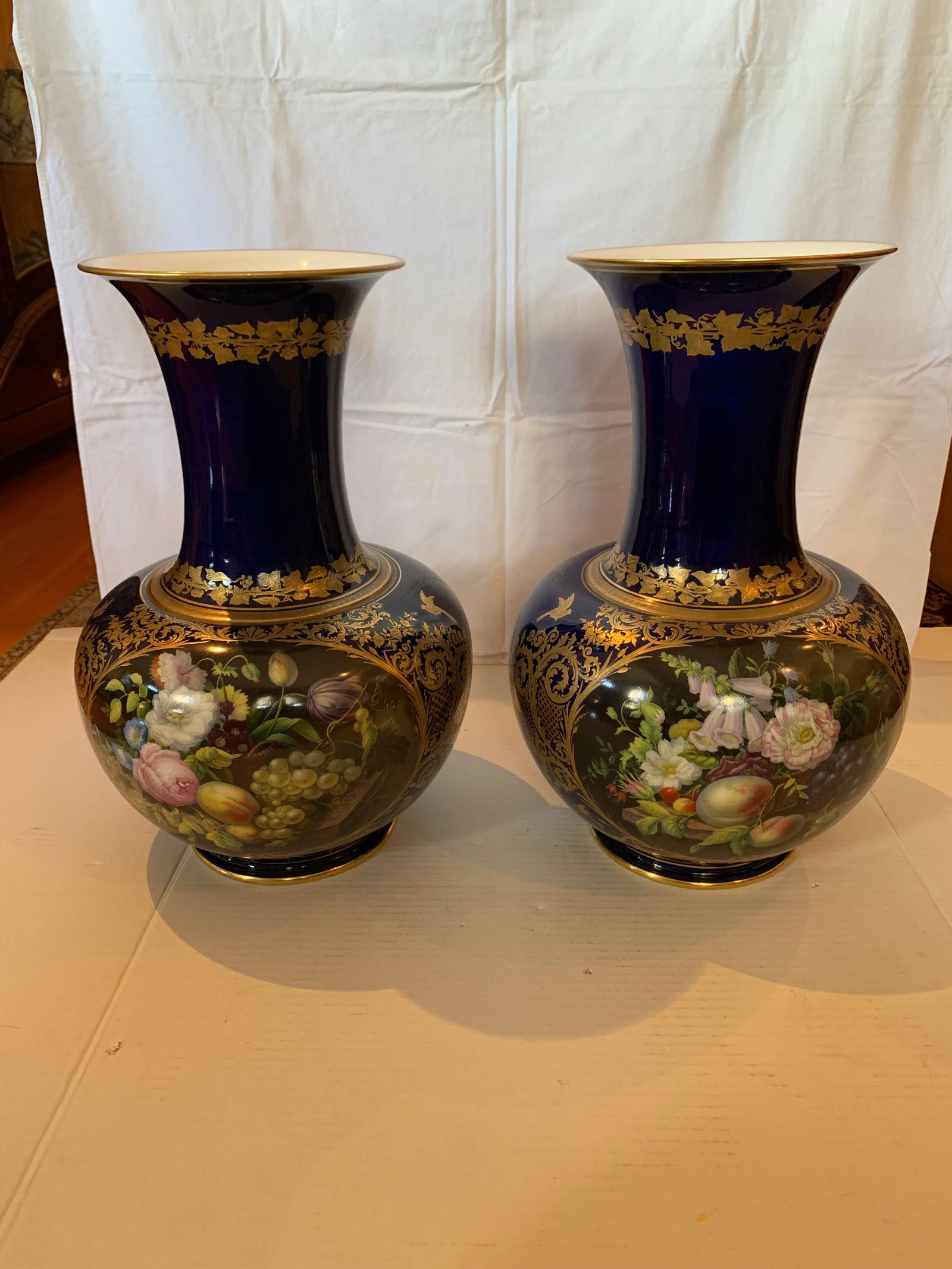 Old paris pair of darte vases (1 of 11)