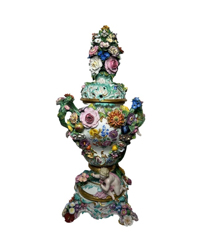 A large Meissen porcelain flower- and fruit-encrusted potpourri presentation vase and cover (1 of 12)