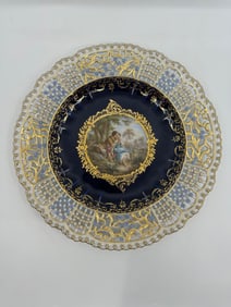 ANTIQUE MEISSEN PORCELAIN COBALT-BLUE GROUND RETICULATED CABINET PLATE