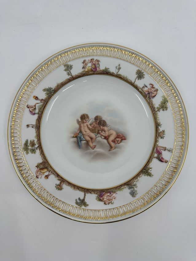 ANTIQUE MEISSEN PORCELAIN CAPODIMONTE PLATE (1 of 3)