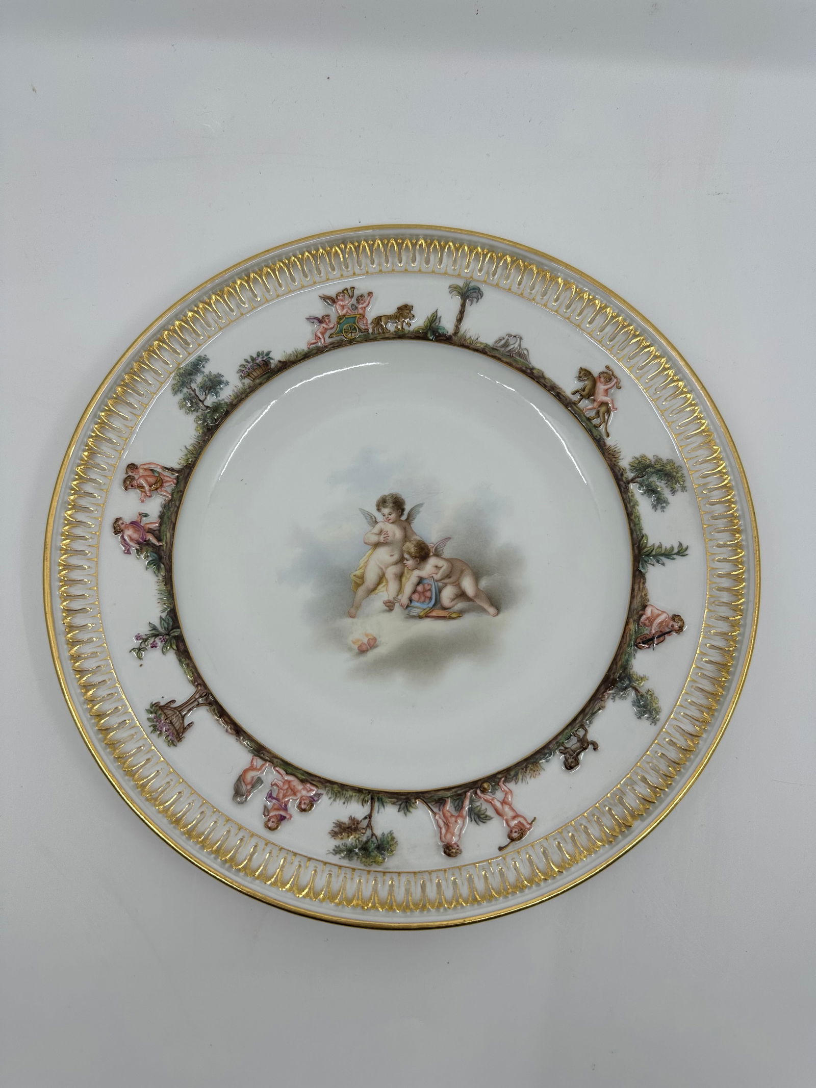 ANTIQUE MEISSEN PORCELAIN CAPODIMONTE PLATE (1 of 3)