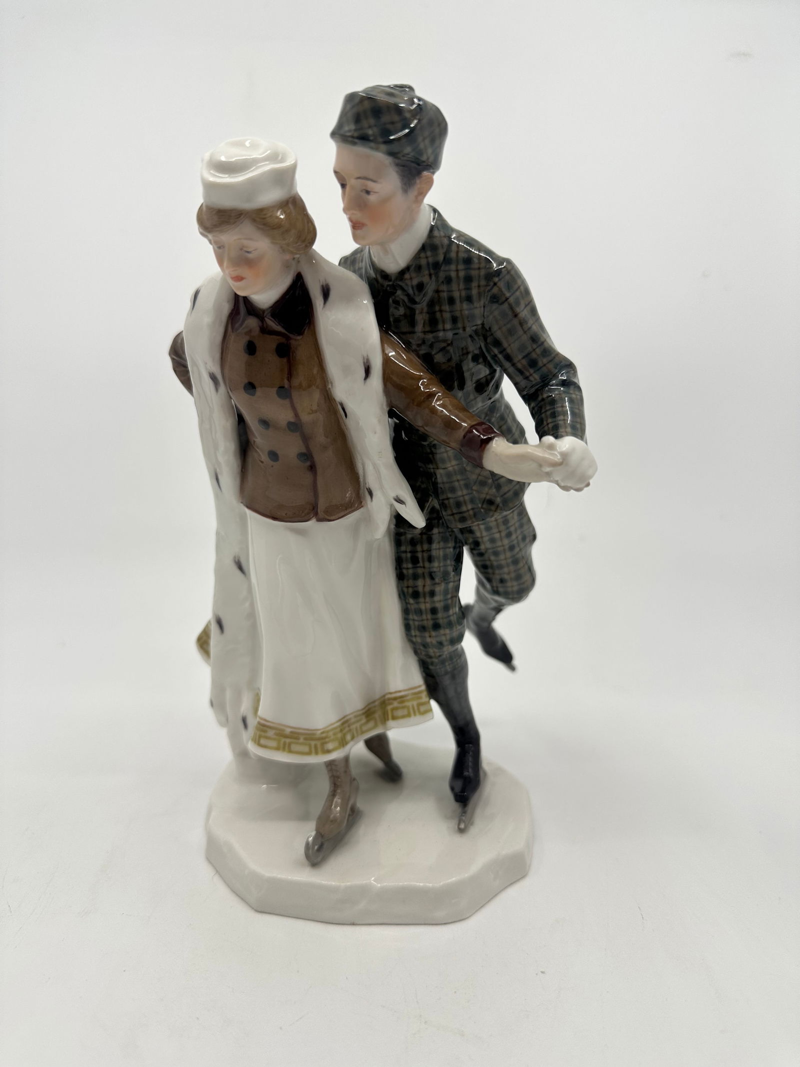 Alfred Koenig, ice skater? model number: Z 196, model year: 1910 1911, executed by Meissen: porcelain, with polychrome and white glazes; the underside with underglaze mark 1710, swords mark and 1910, incised Z. 196., impressed 23 and numbered 67 with green pencil; height 20.3 cm. (MP)Literat