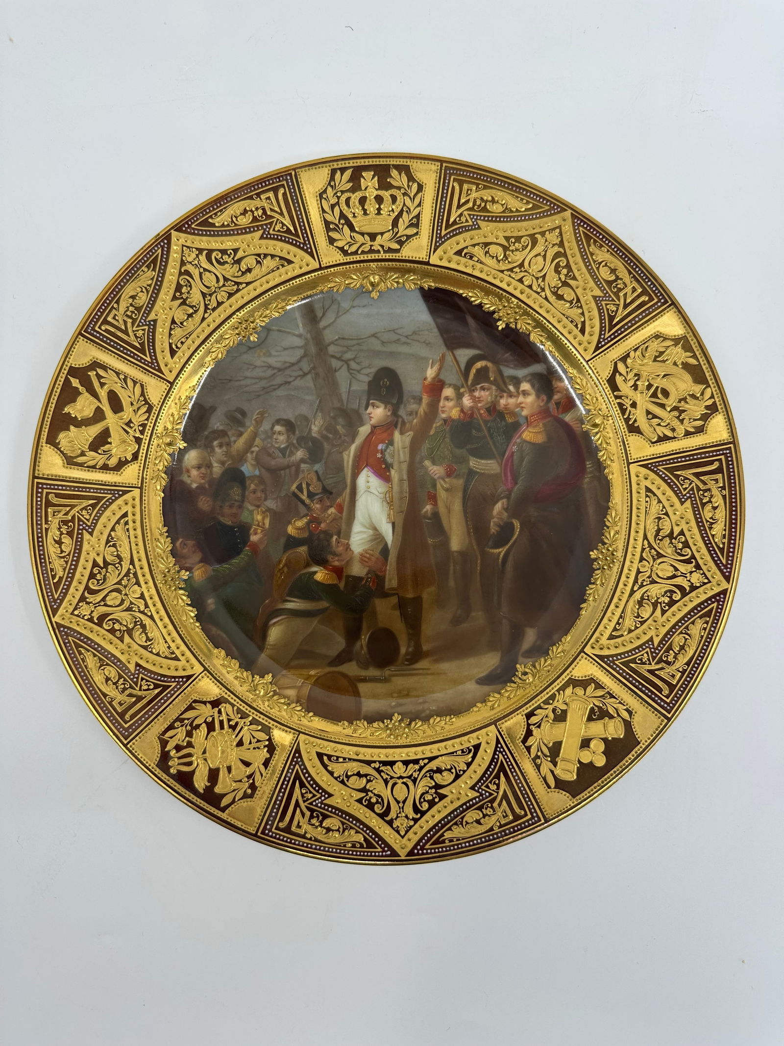 ANTIQUE ROYAL VIENNA HAND PAINTED NAPOLEON PLATE: ANTIQUE ROYAL VIENNA HAND PAINTED NAPOLEON PLATE Late 19th Century, underglaze Beehive mark and impressed Hutschenreuther maker's mark, hand-painted scene titled "Retour d?Elbe," depicting a Napoleoni
