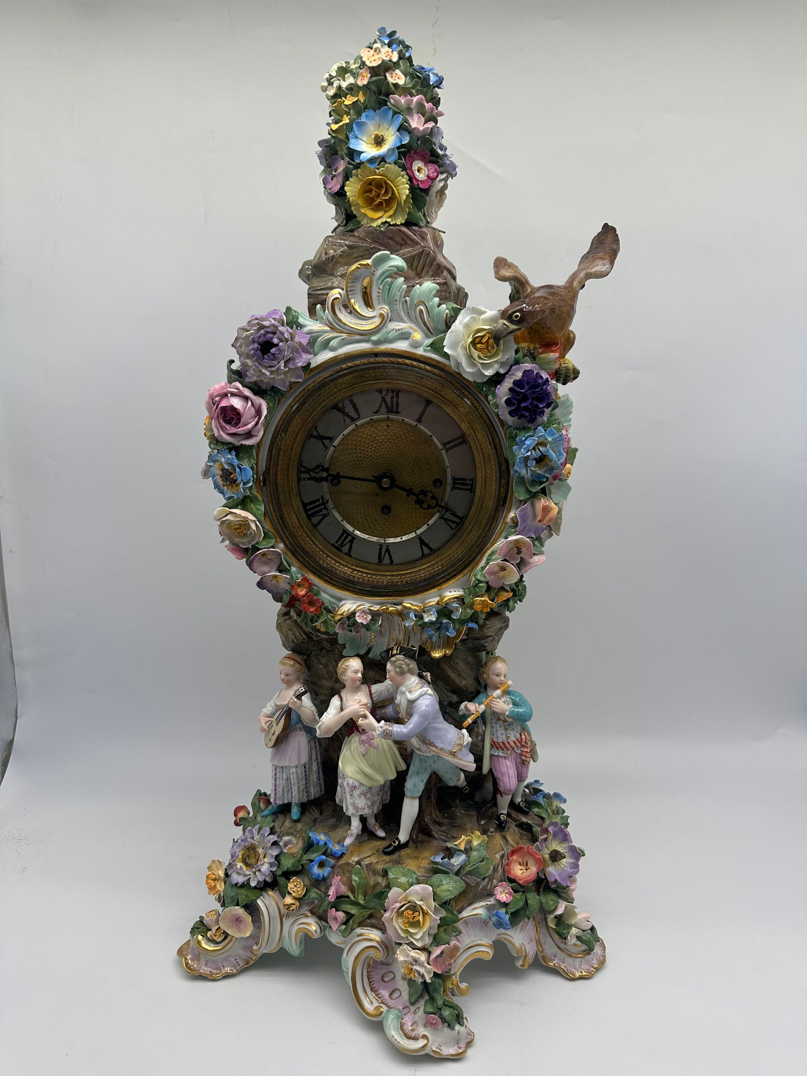 A MEISSEN PORCELAIN FLOWER-ENCRUSTED FIGURAL CLOCK (1 of 5)